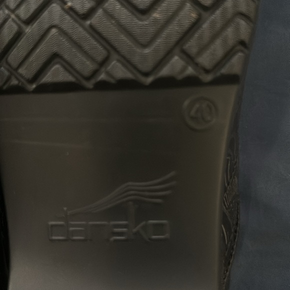 Dansko black leather with flower patterns size 40. - Picture 5 of 12